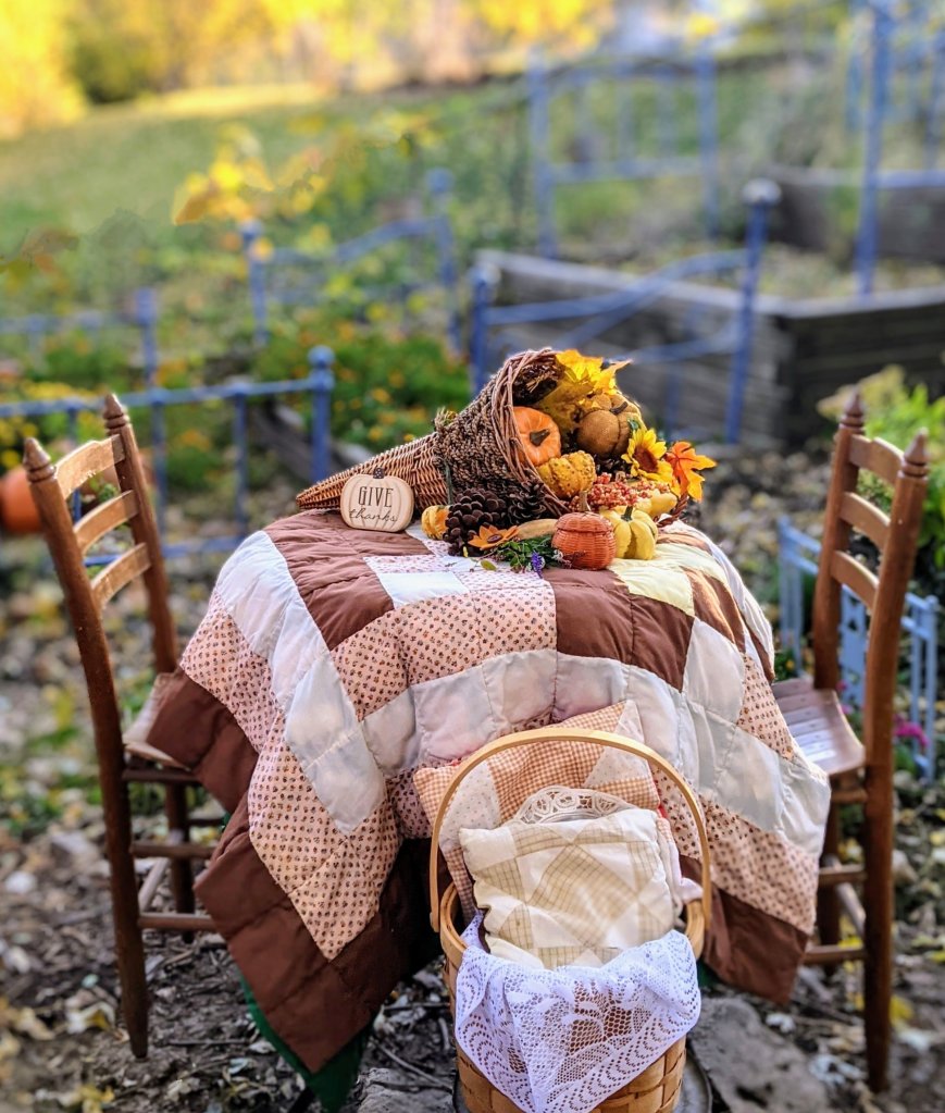 Decorating for a Cozy Thanksgiving: Country Cottage Style – Comfy Lane  Cottage, image size:869x1023